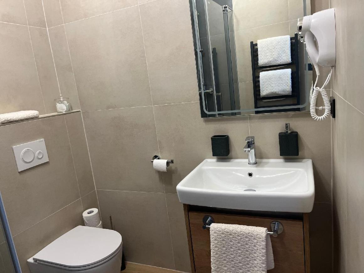 Penzion A Restaurace Zamecka Vratnica Vizovice Dış mekan fotoğraf