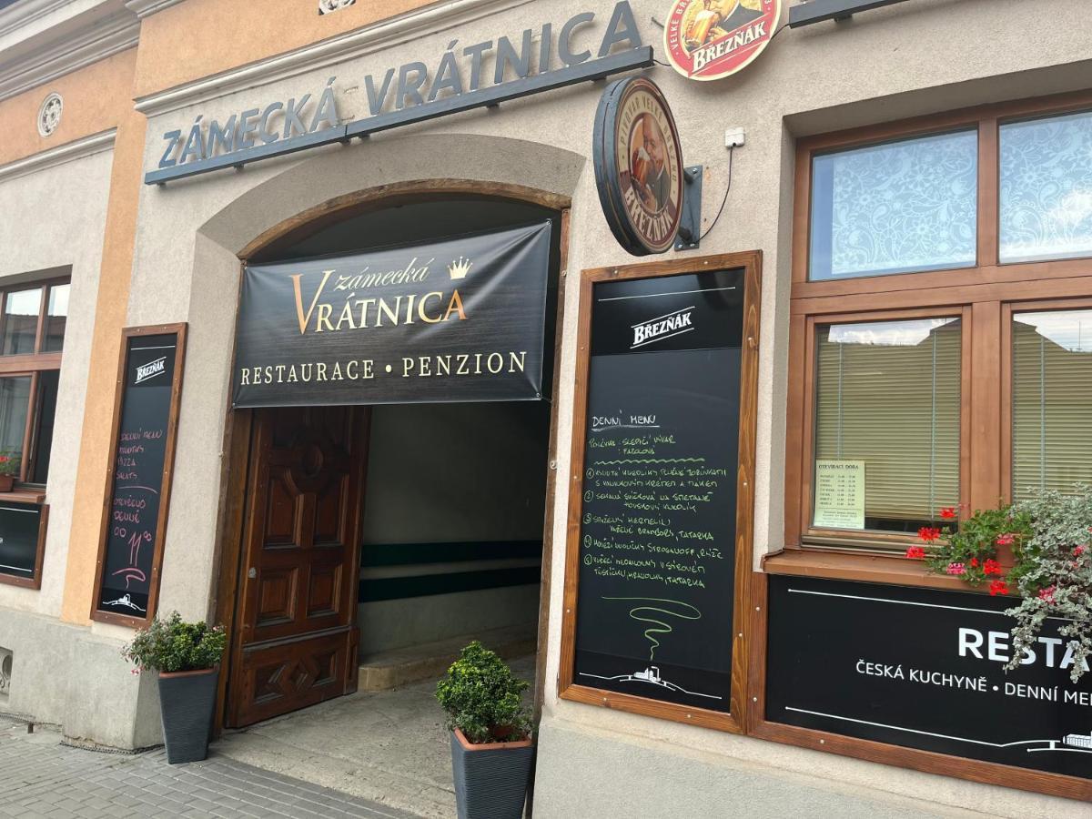 Penzion A Restaurace Zamecka Vratnica Vizovice Dış mekan fotoğraf